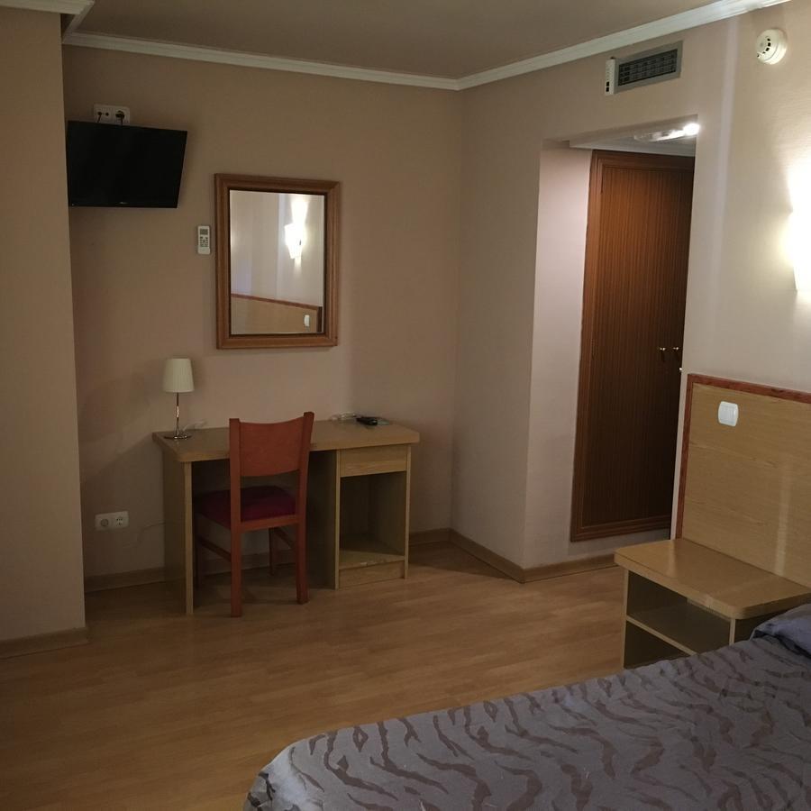 Hotel Avenida Leganes Ngoại thất bức ảnh